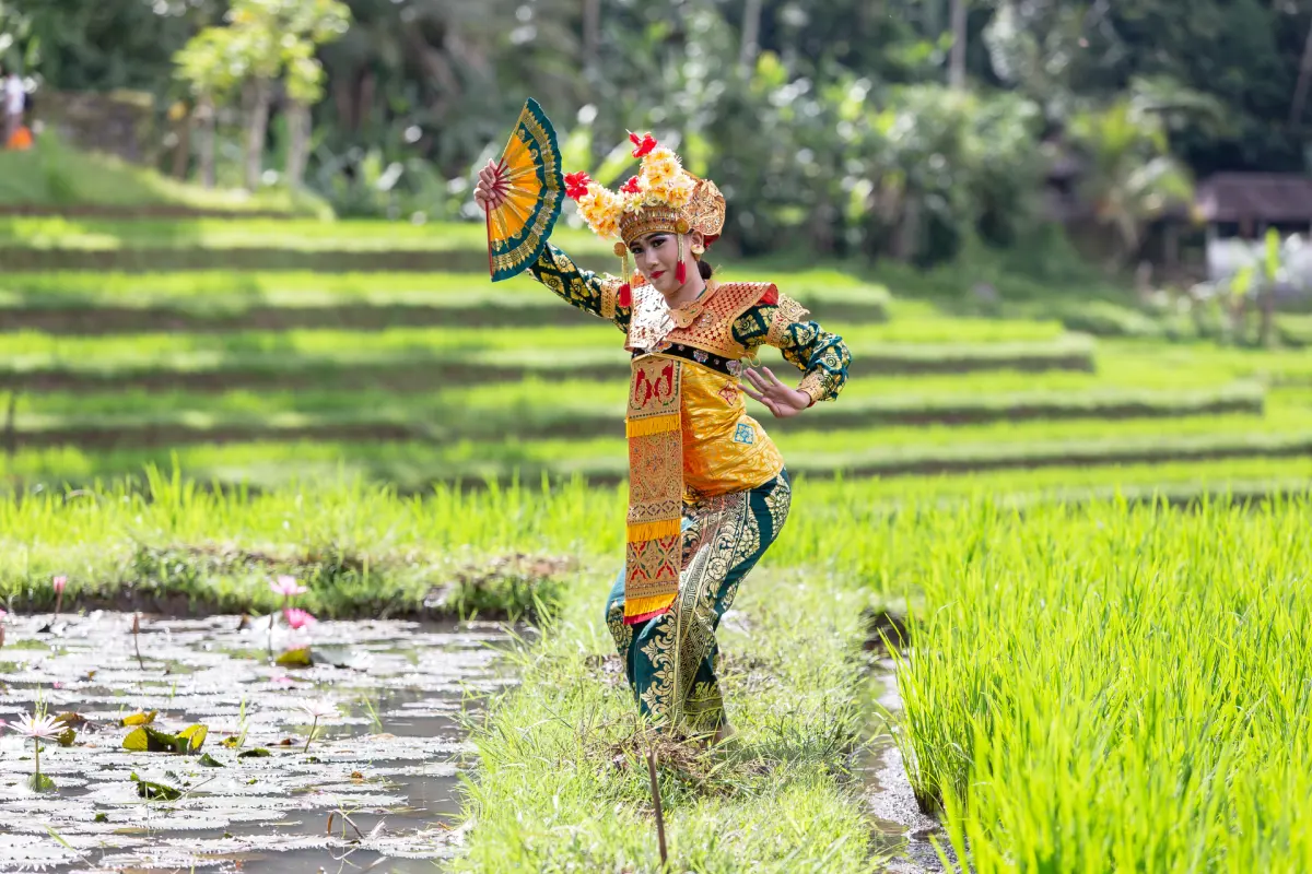 legong dance open space performance